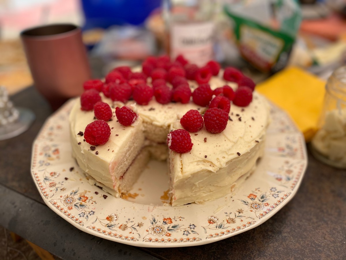 Raspberry Butter Cream&nbsp;Cake